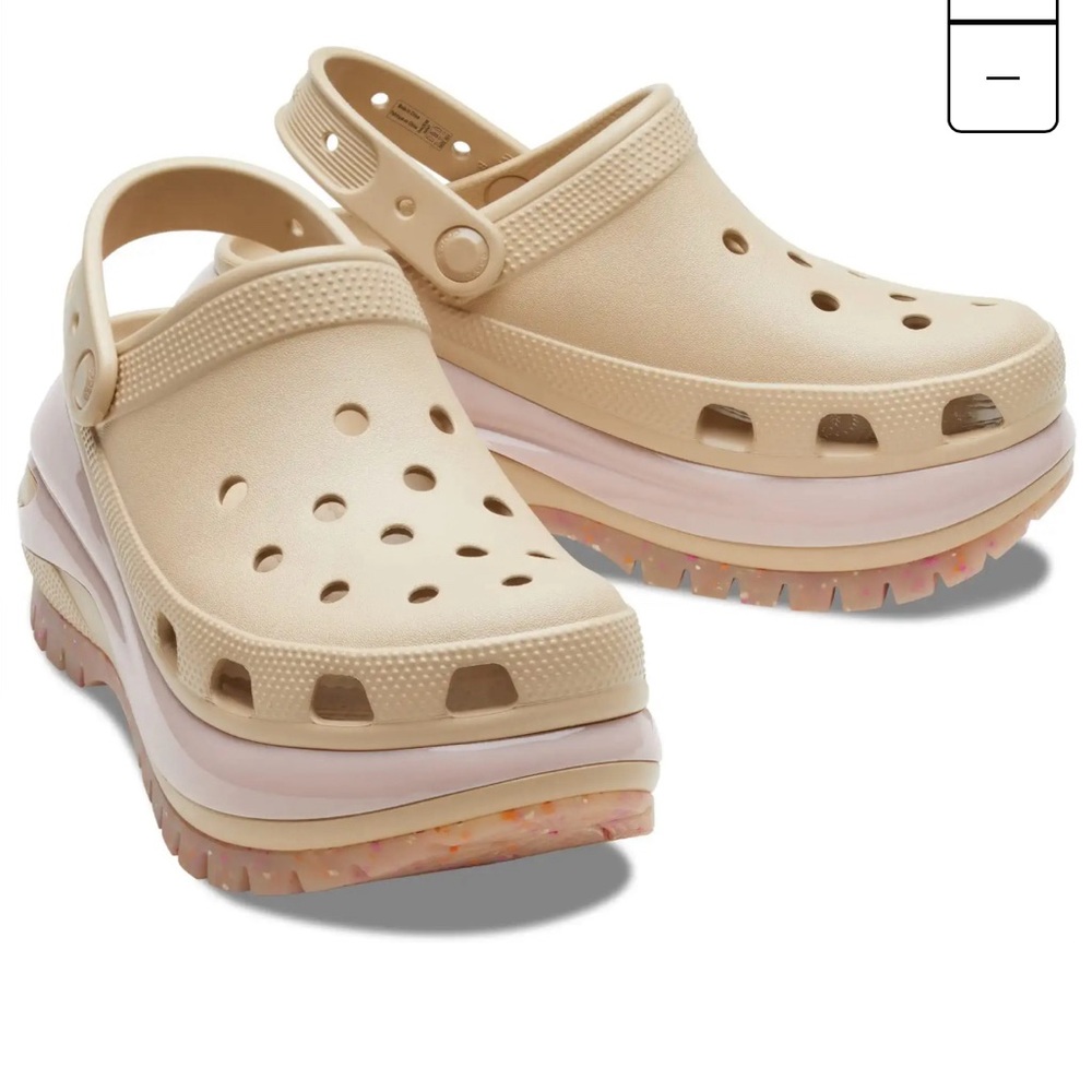 🍒Crocs Mega Crush Clog size 4 womens